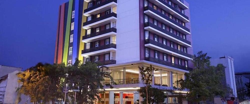 Amaris Hotel Embong Malang - Surabaya Exterior foto